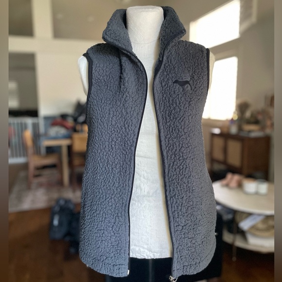 Victoria's Secret PINK fuzzy gray vest size Xs - Picture 1 of 3